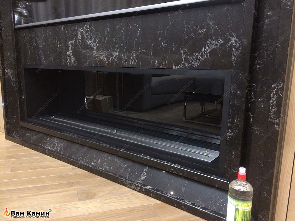 Биокамин в нишу SteelHeat LEADER 1600 в черном интерьере Биокамин в нишу SteelHeat LEADER 1600 в черном интерьере